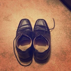 Men’s Size 11 dress shoes (black)